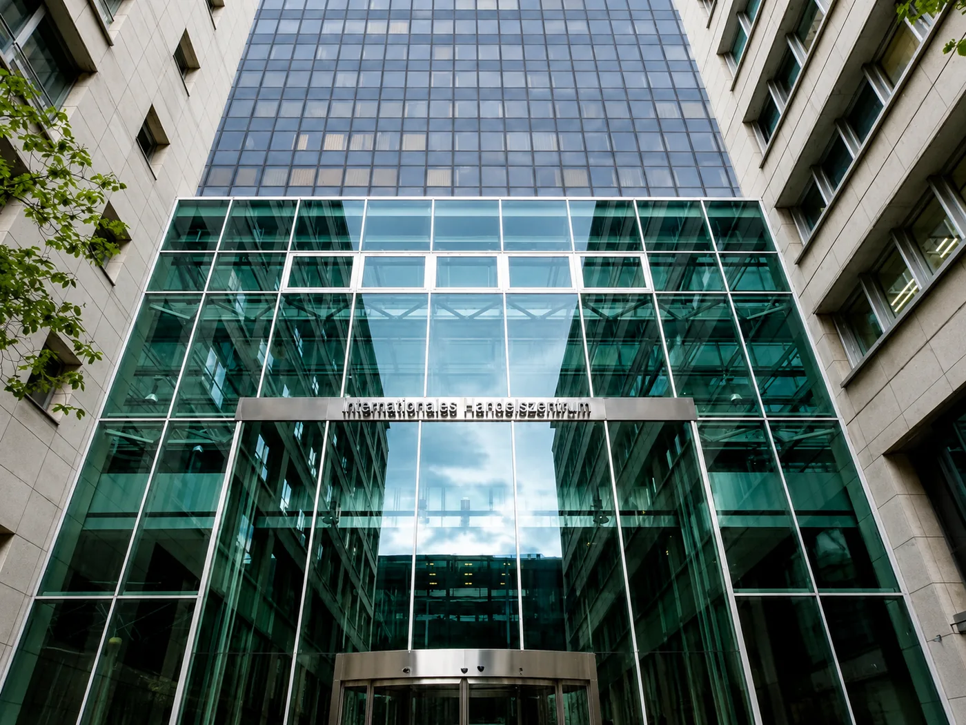 International Handelszentrum Berlin – Eingang